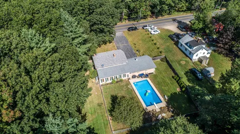 72 Walnut Avenue North Hampton NH 03862