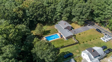 72 Walnut Avenue North Hampton NH 03862