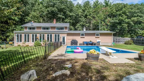 72 Walnut Avenue North Hampton NH 03862