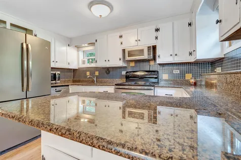 72 Walnut Avenue North Hampton NH 03862