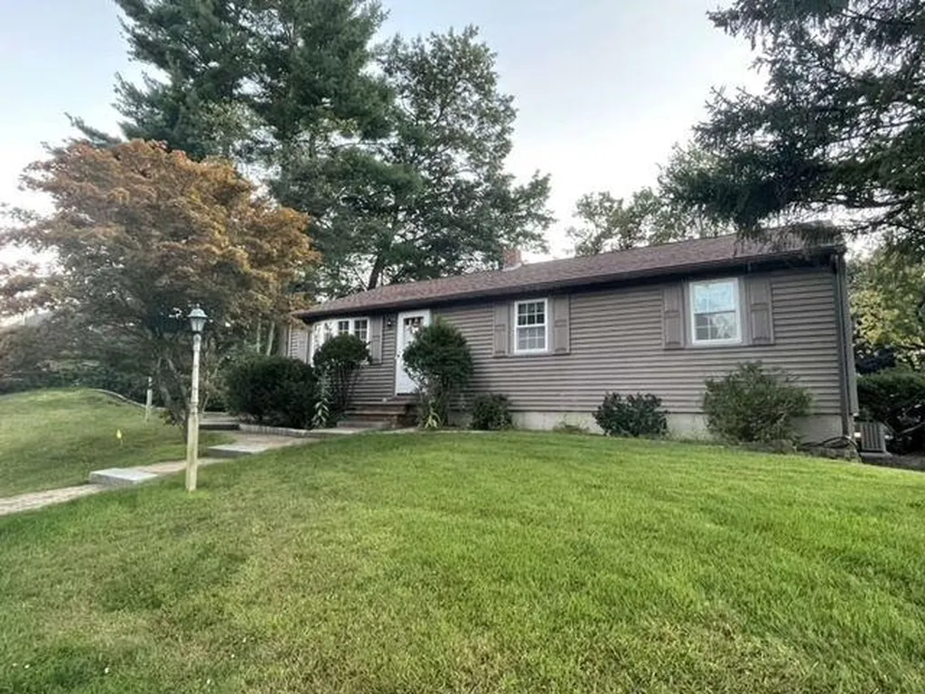 26 Beaver Street Nashua NH 03063