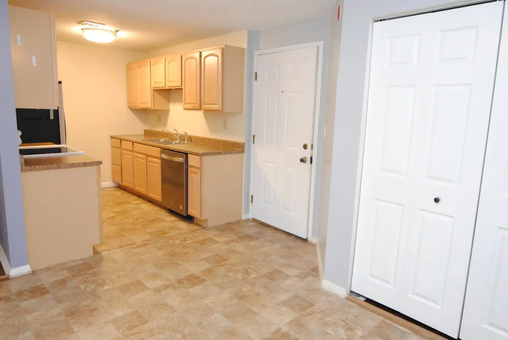 226 Abbott Farm Lane Hudson NH 03051
