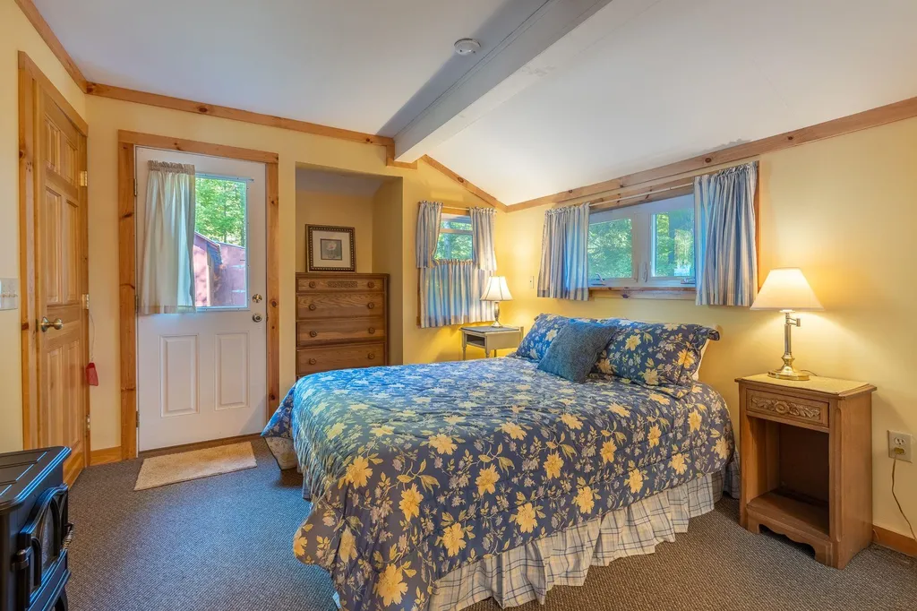 713 Halls Lake Road Newbury VT 05051
