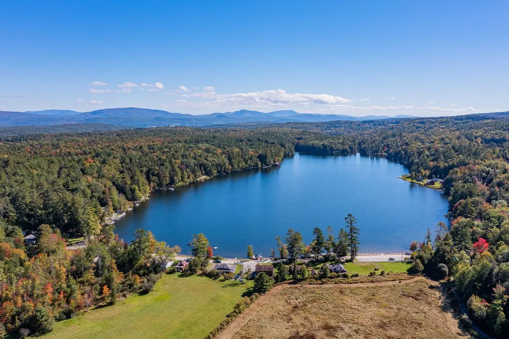 713 Halls Lake Road Newbury VT 05051