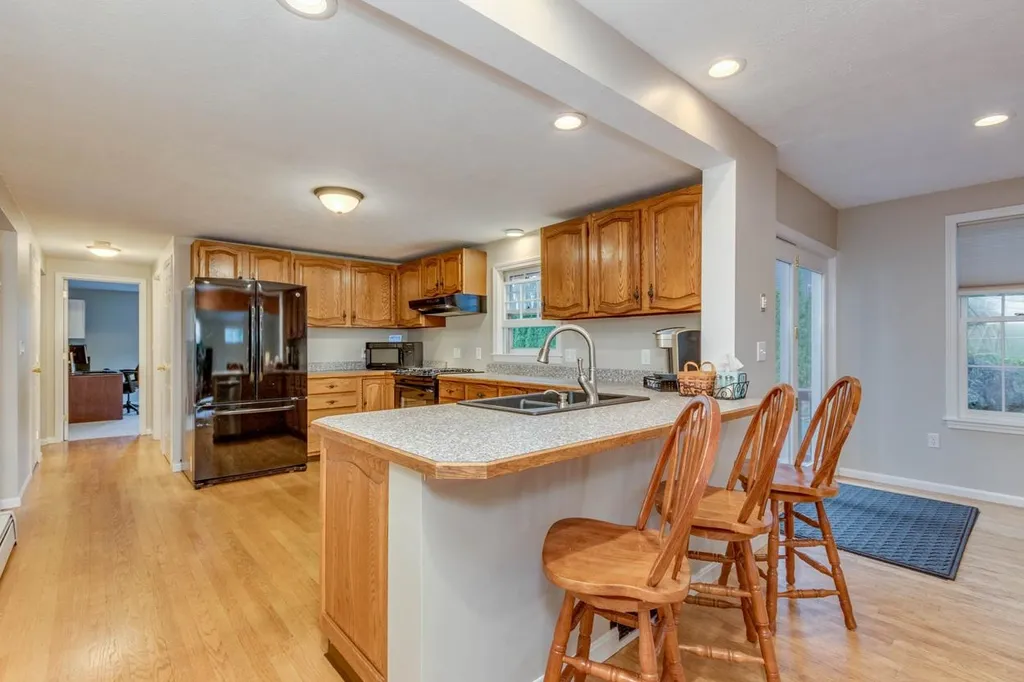 17 Hyacinth Drive Nashua NH 03062