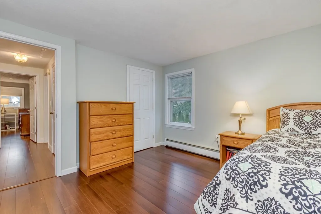 17 Hyacinth Drive Nashua NH 03062