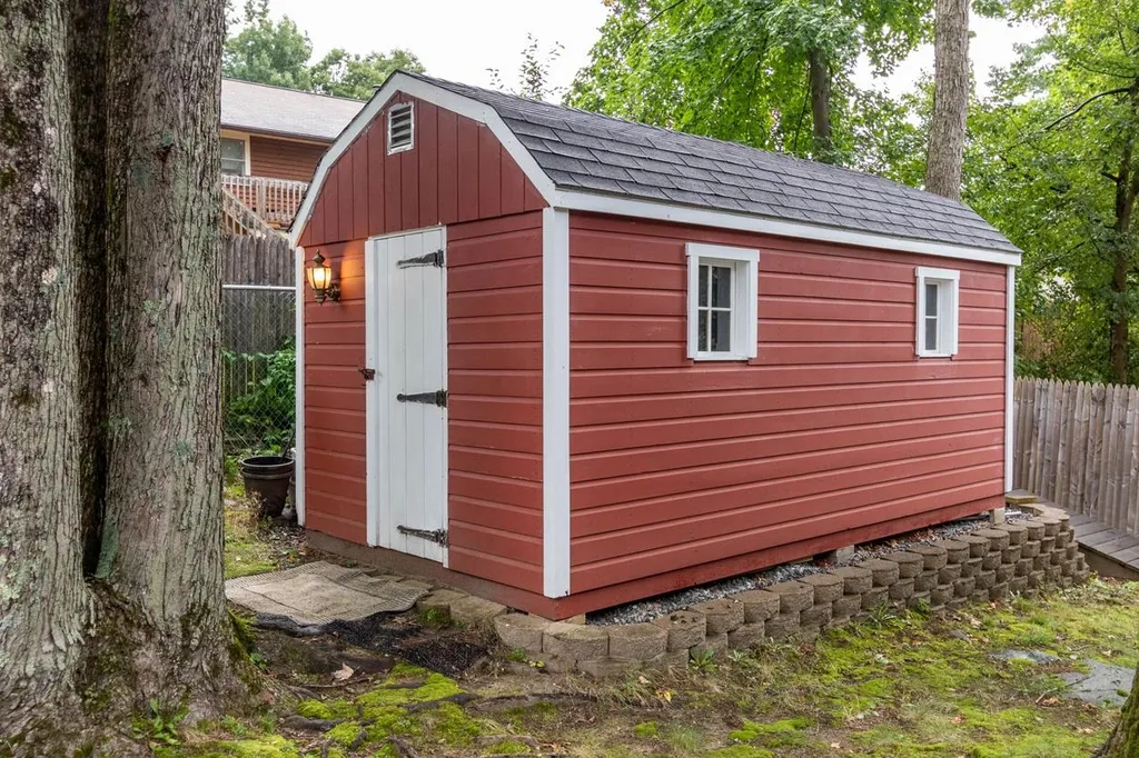 17 Hyacinth Drive Nashua NH 03062