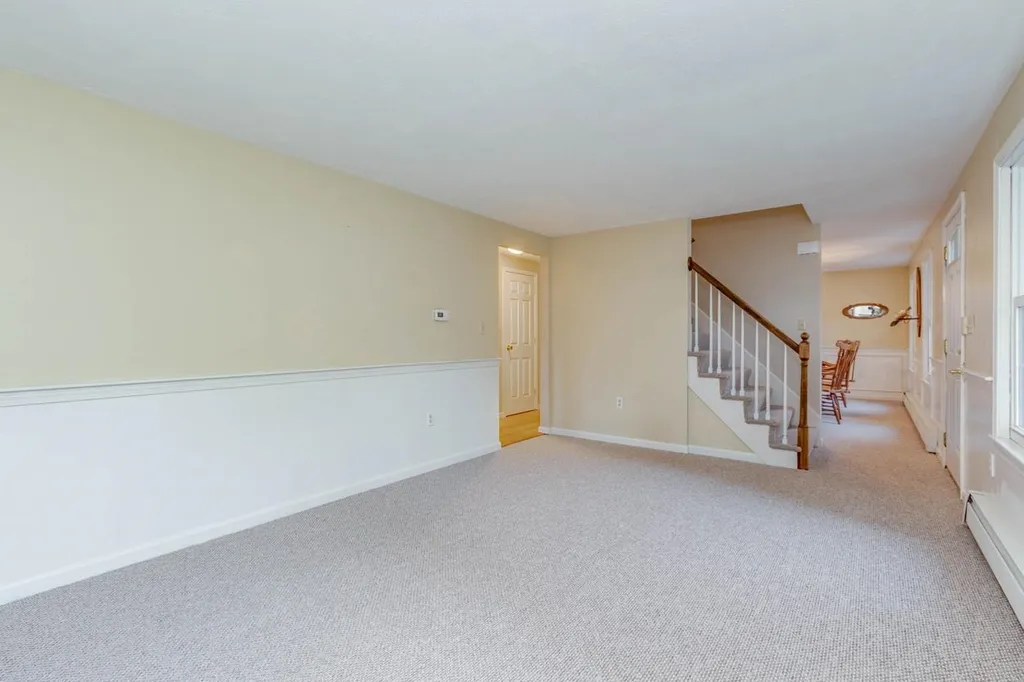 17 Hyacinth Drive Nashua NH 03062
