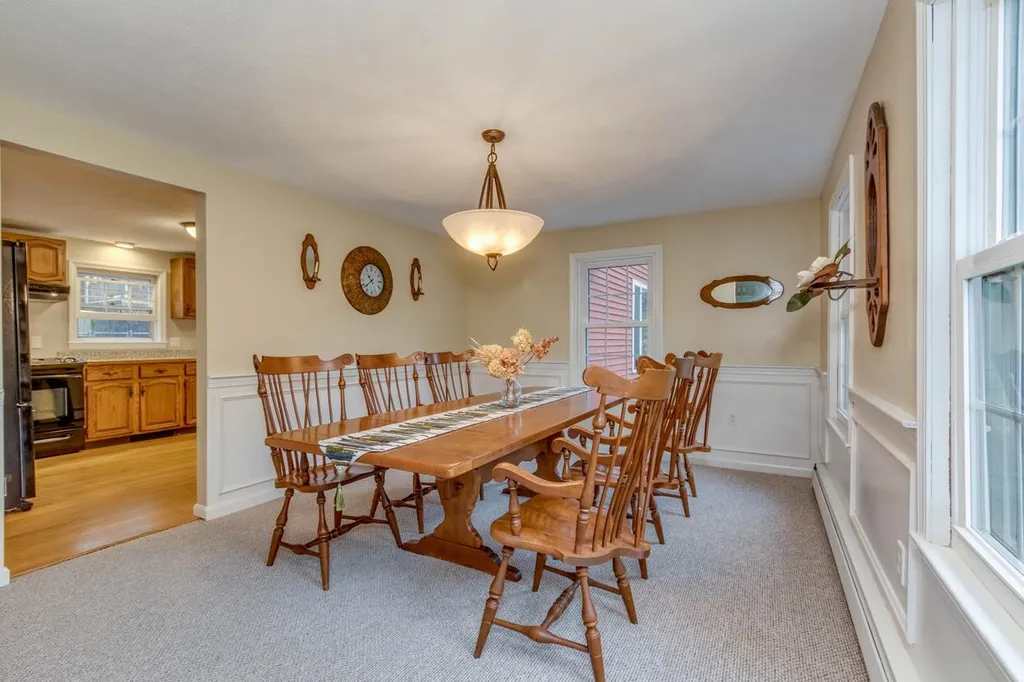 17 Hyacinth Drive Nashua NH 03062
