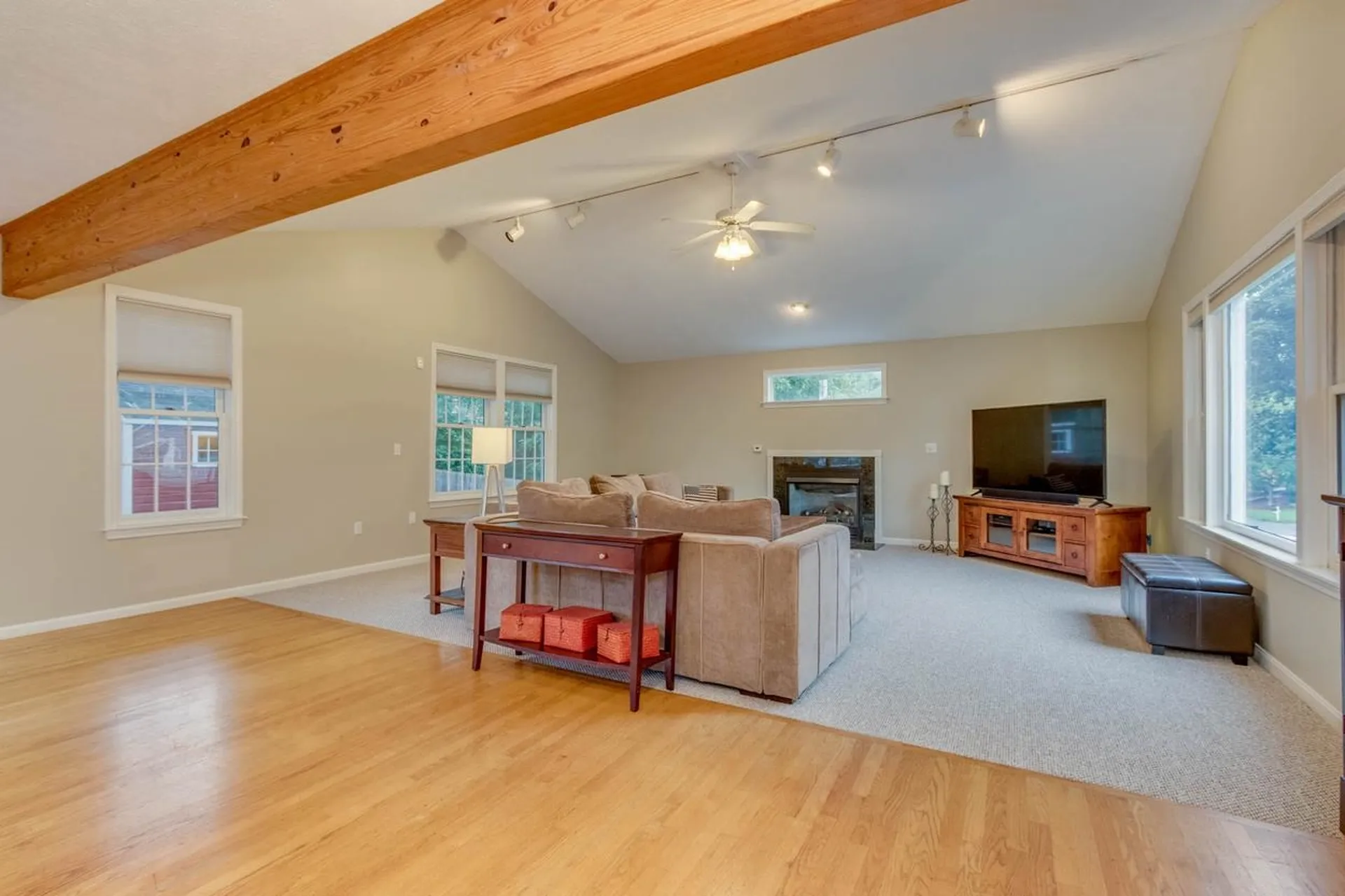 17 Hyacinth Drive Nashua NH 03062