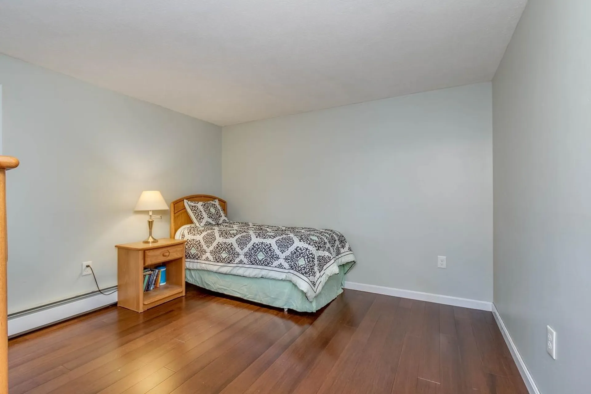 17 Hyacinth Drive Nashua NH 03062