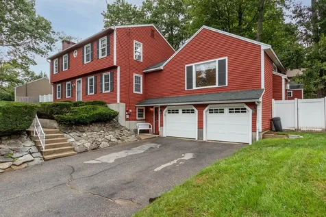 17 Hyacinth Drive Nashua NH 03062