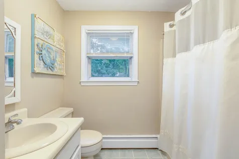 17 Hyacinth Drive Nashua NH 03062