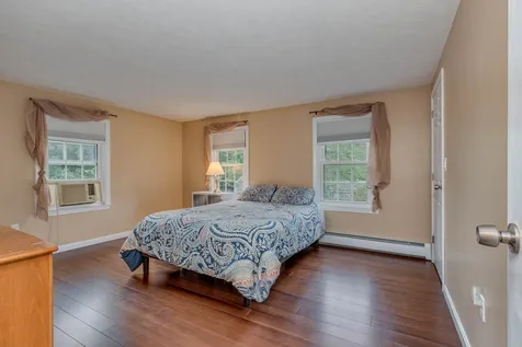 17 Hyacinth Drive Nashua NH 03062