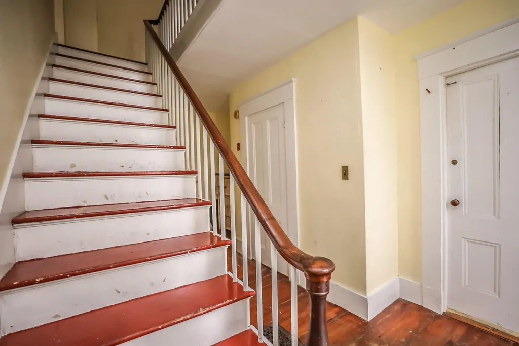 29 Souhegan Street Milford NH 03055