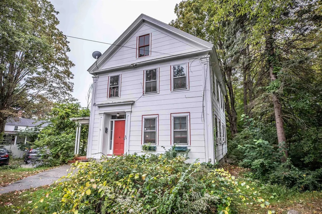 29 Souhegan Street Milford NH 03055