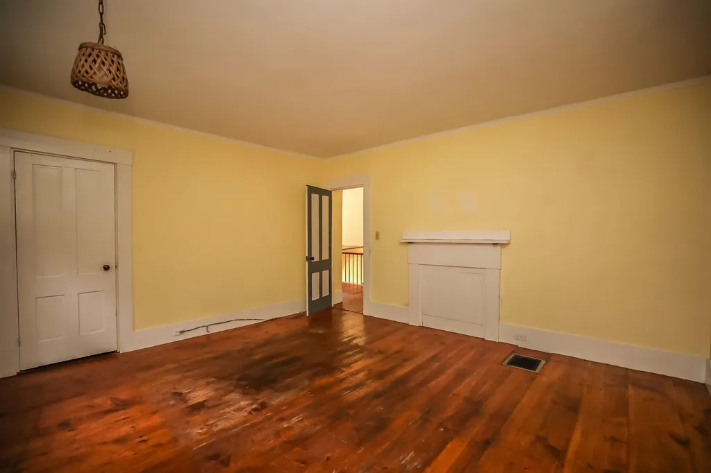 29 Souhegan Street Milford NH 03055