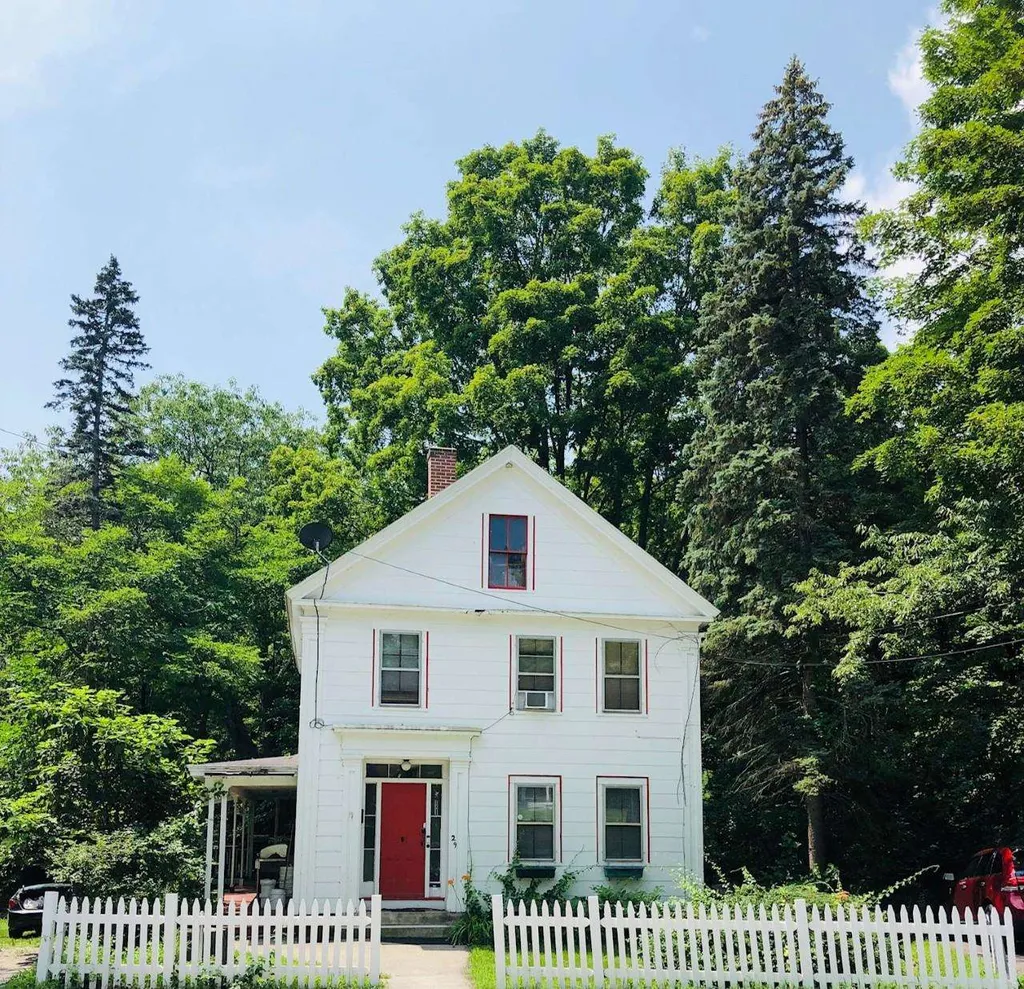 29 Souhegan Street Milford NH 03055