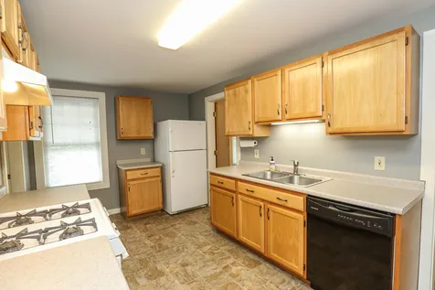 80 Mast Road Manchester NH 03102