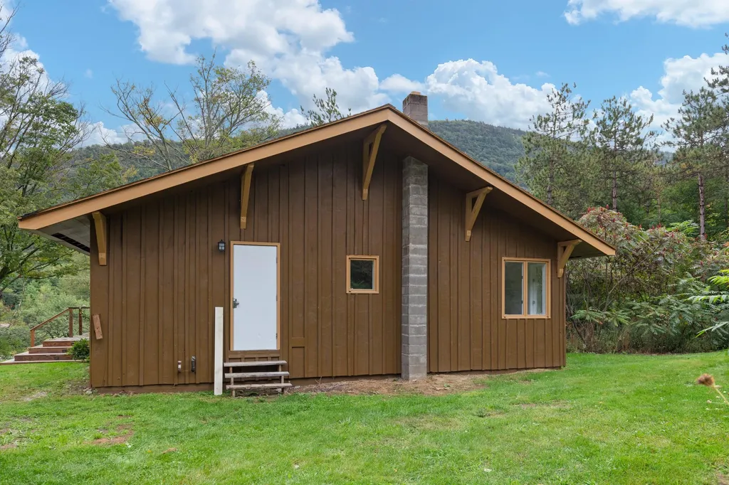 542 Lower Notch Road Bristol VT 05443