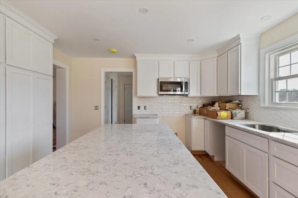 72 South Road North Hampton NH 03862