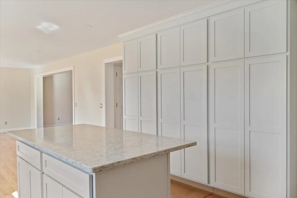 72 South Road North Hampton NH 03862