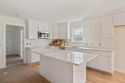 72 South Road North Hampton NH 03862