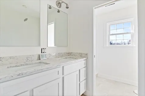 72 South Road North Hampton NH 03862