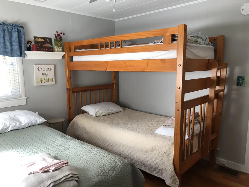 6 Neal Shore Road Meredith NH 03253