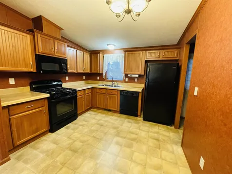 83 Beech Terrace Derry NH 03038