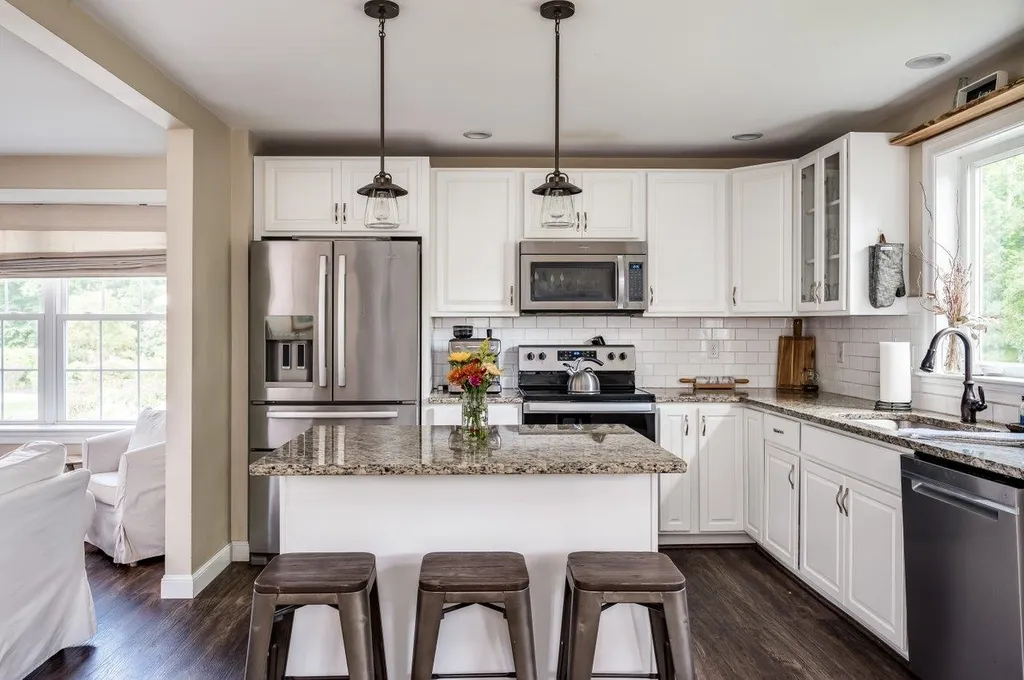 4 Squire Way Exeter NH 03833