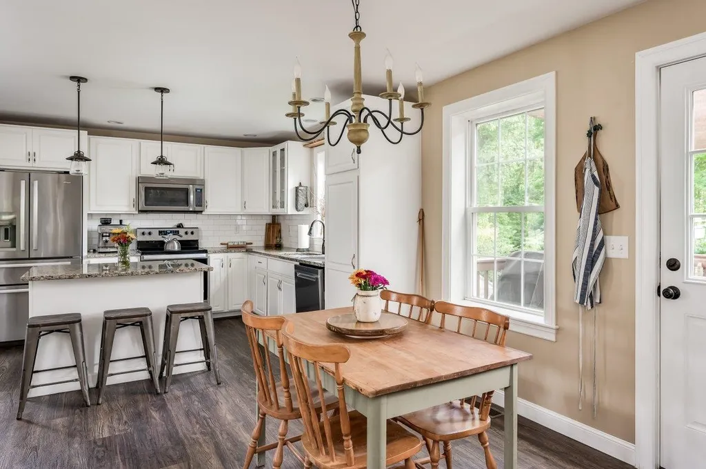 4 Squire Way Exeter NH 03833