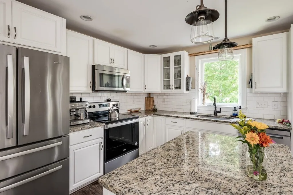 4 Squire Way Exeter NH 03833