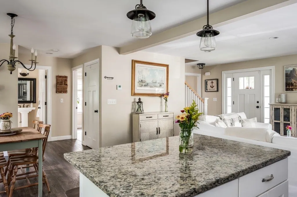 4 Squire Way Exeter NH 03833