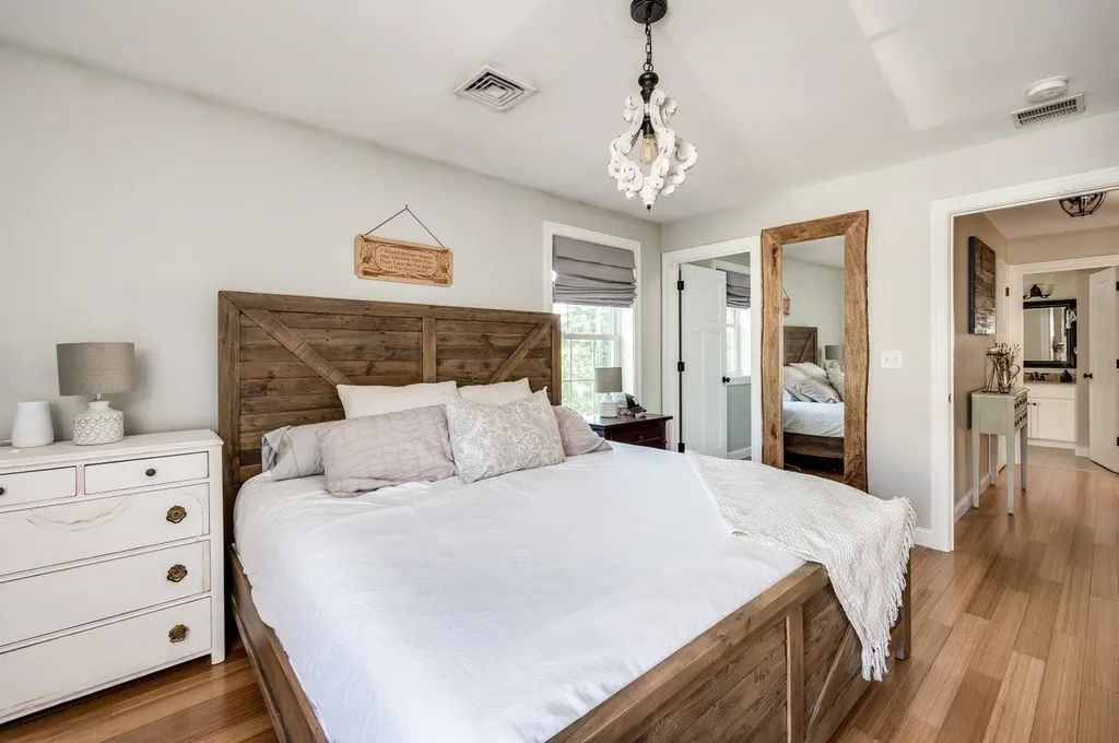 4 Squire Way Exeter NH 03833
