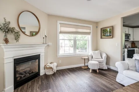 4 Squire Way Exeter NH 03833