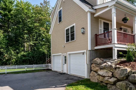 4 Squire Way Exeter NH 03833