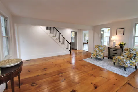 157 Main Street Kingston NH 03848