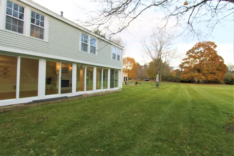 157 Main Street Kingston NH 03848