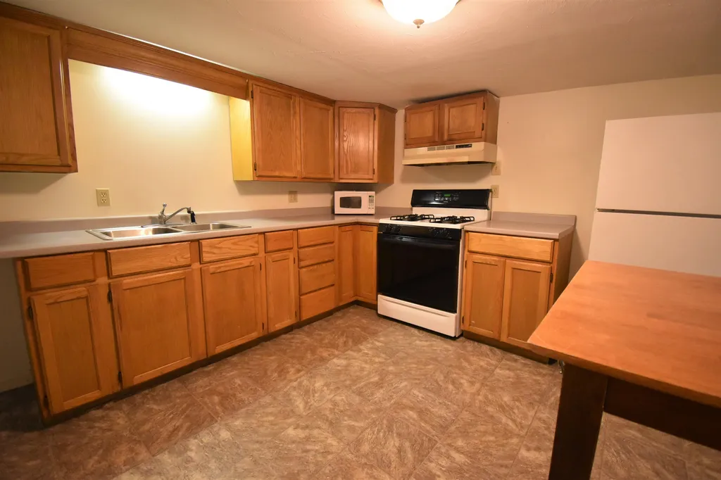 17 Poplin Drive Fremont NH 03044