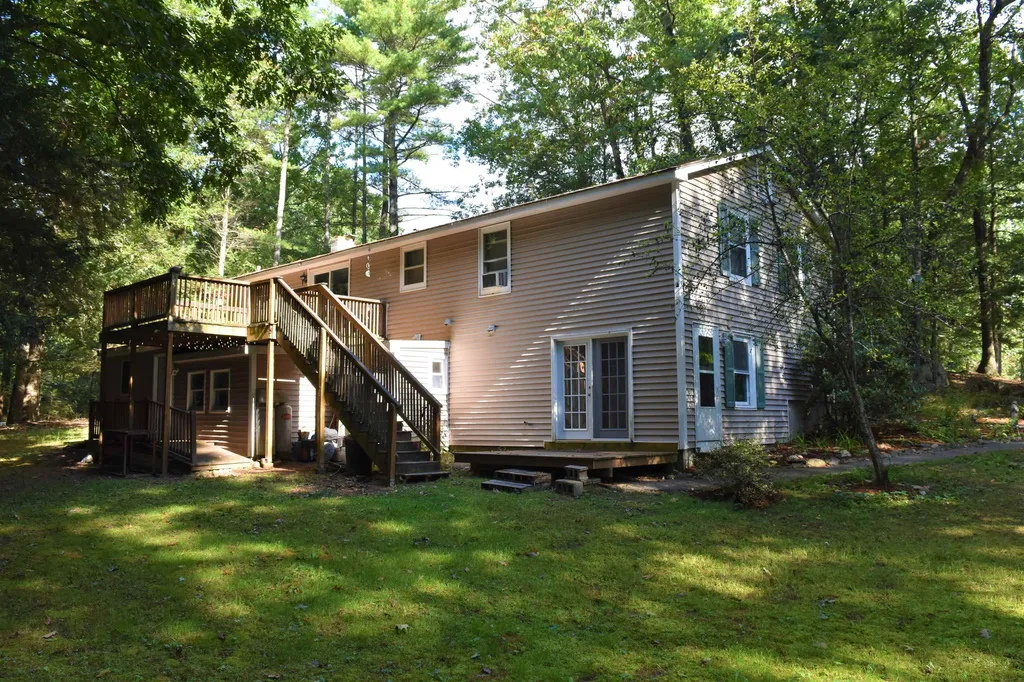 17 Poplin Drive Fremont NH 03044