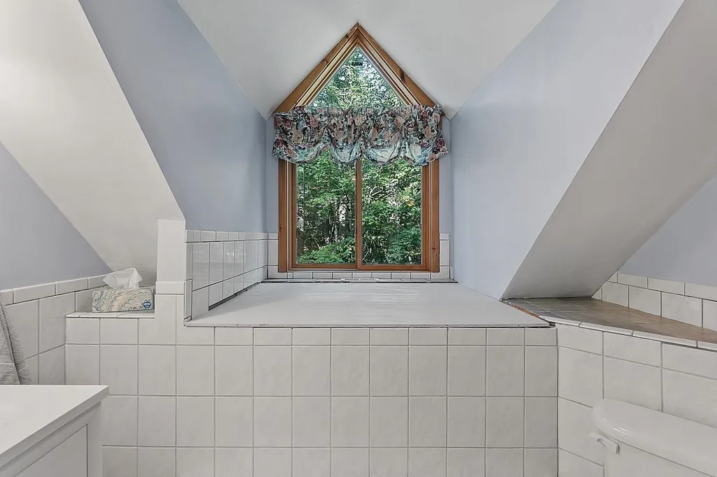 331 Hemlock Drive Gilmanton NH 03237
