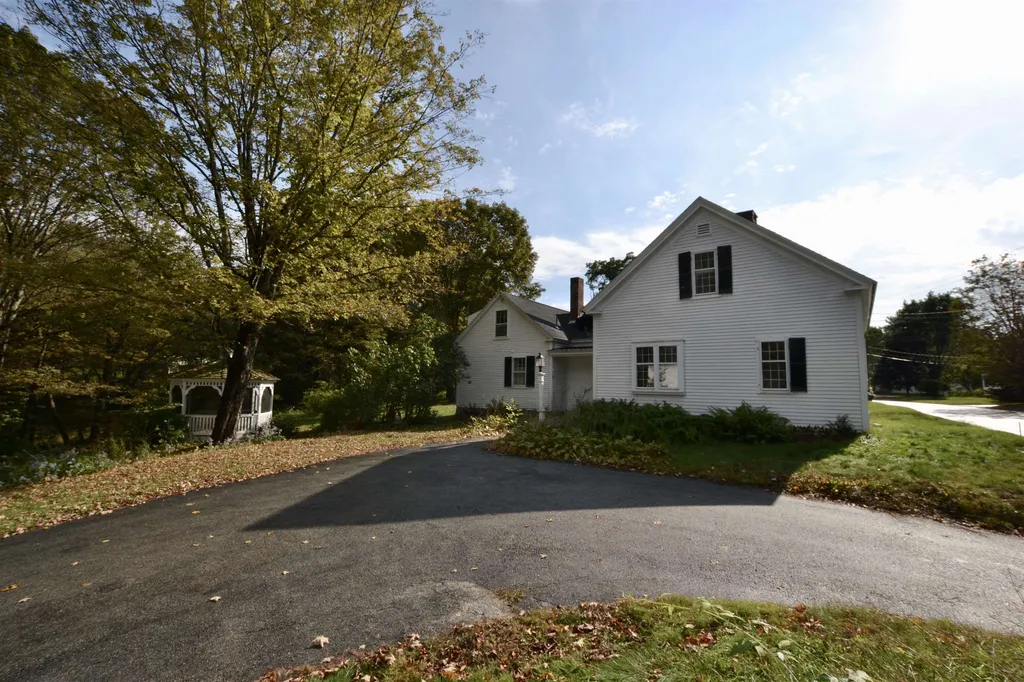 7 Bennington Road Hancock NH 03449