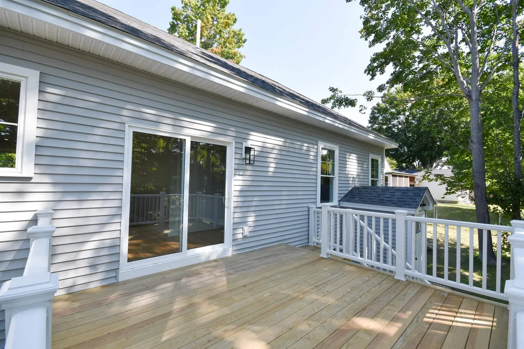 78 Bartlett Avenue Somersworth NH 03878