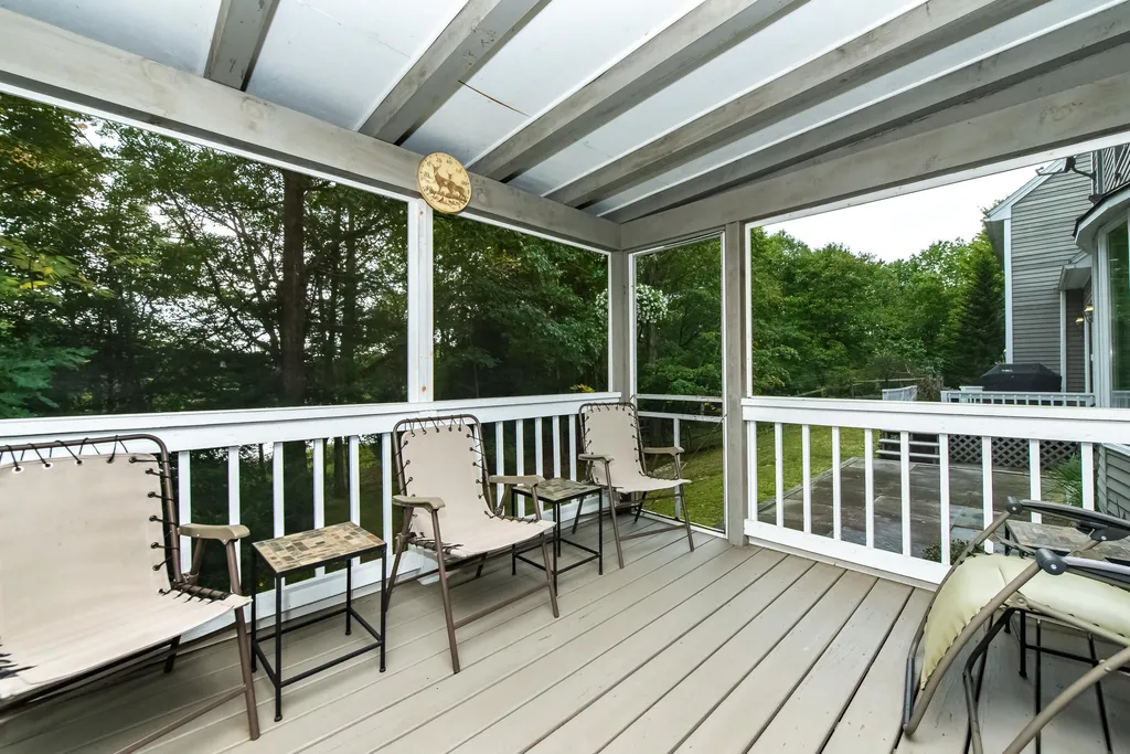 11 Fern Way Madbury NH 03823