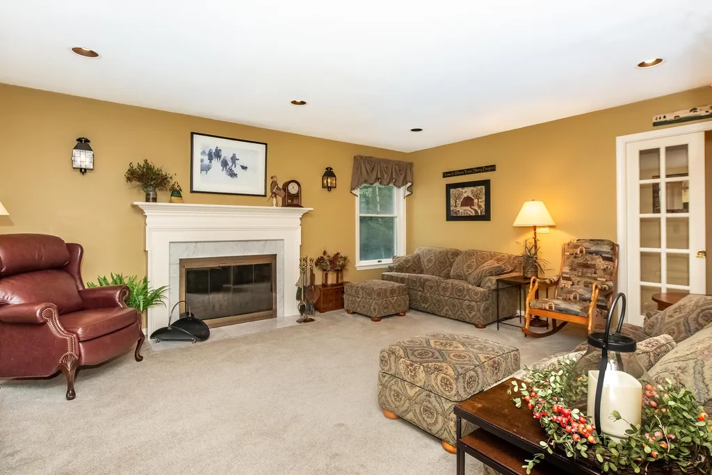 11 Fern Way Madbury NH 03823