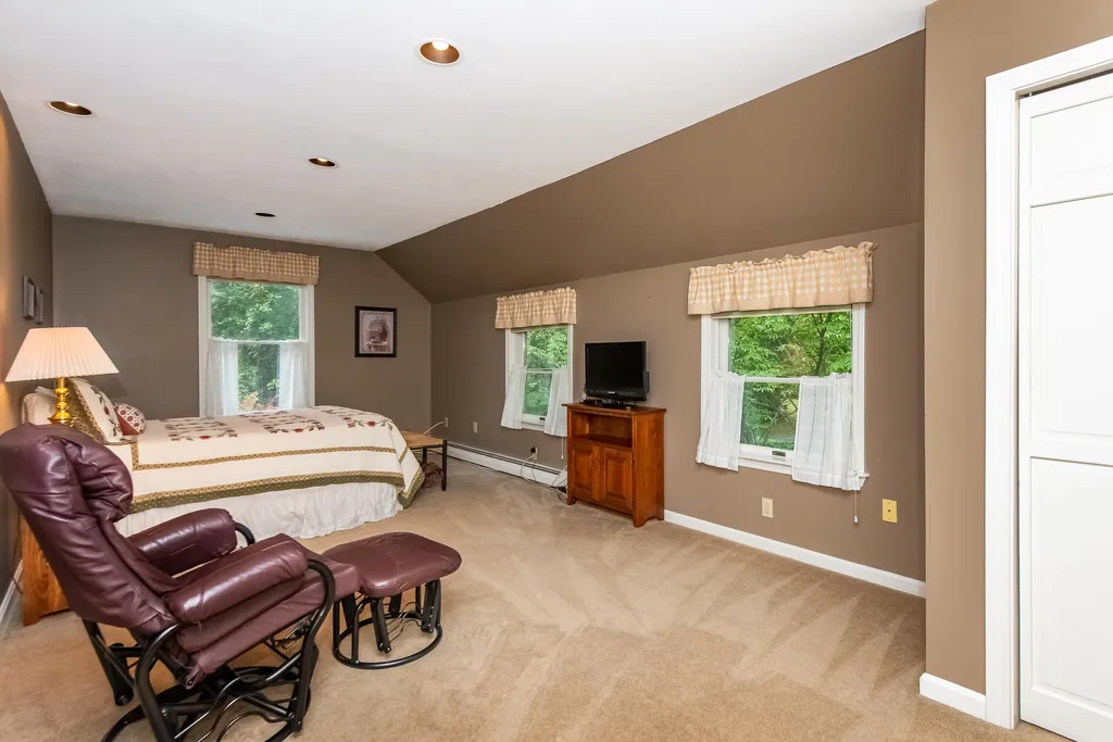 11 Fern Way Madbury NH 03823