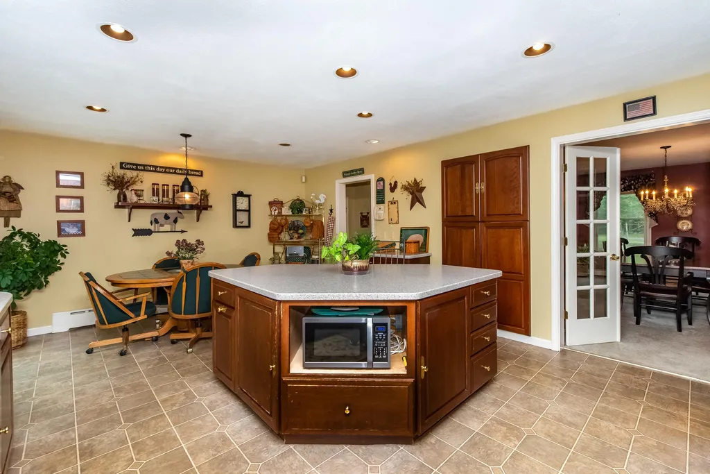 11 Fern Way Madbury NH 03823