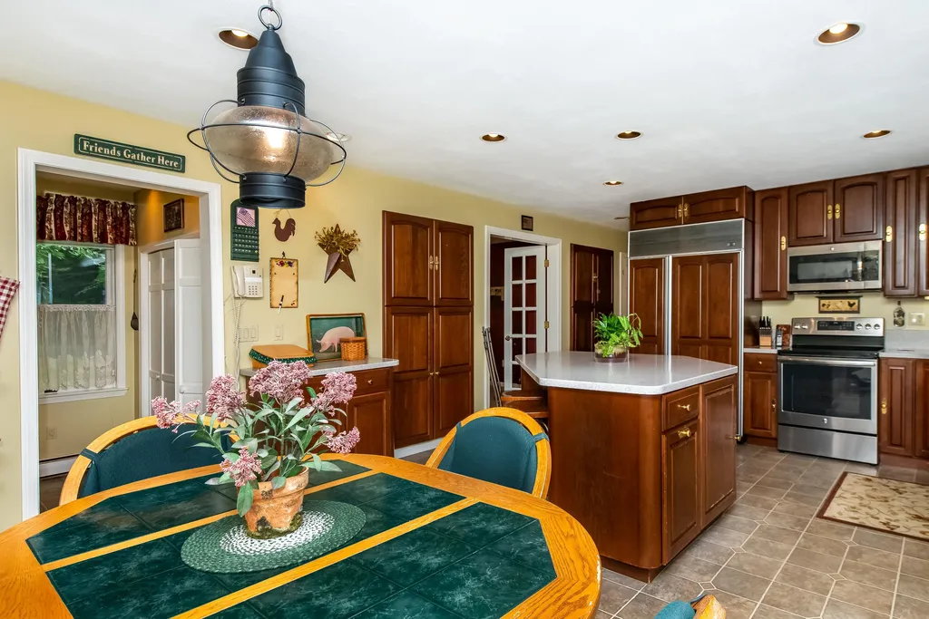 11 Fern Way Madbury NH 03823