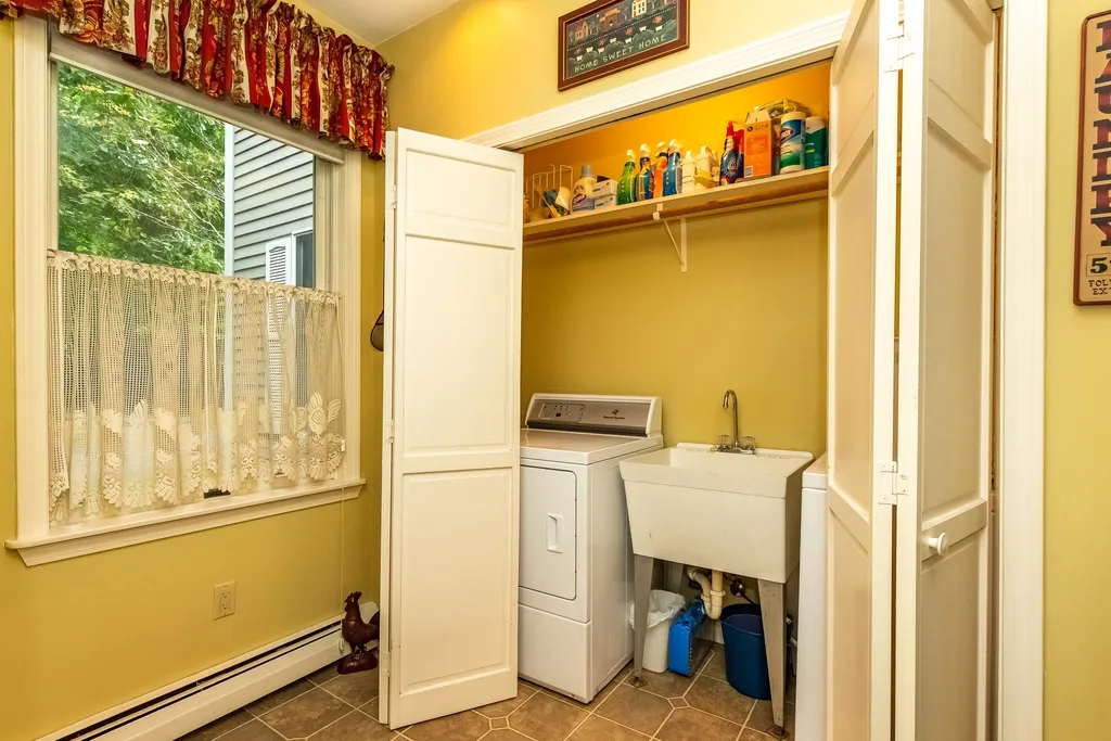 11 Fern Way Madbury NH 03823